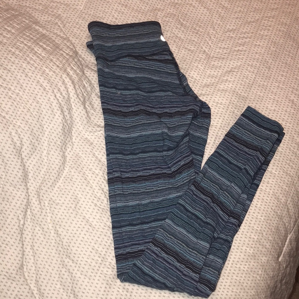 Lululemon leggings size 6